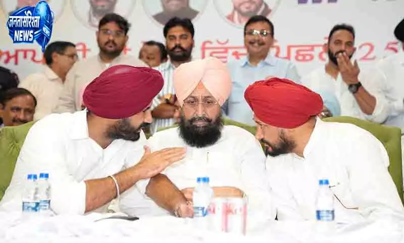 Punjab कांग्रेस पुनर्गठन पर नेताओं में बेचैनी Punjab कांग्रेस पुनर्गठन पर नेताओं में बेचैनी