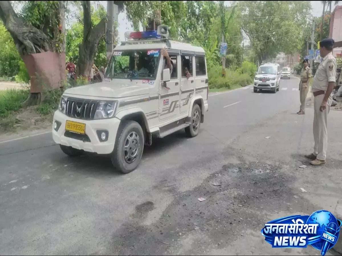 नीतीश कुमार वैशाली पहुंचे, लालगंज का दौरा कर महज 10 मिनट में हाजीपुर लौटे नीतीश कुमार वैशाली पहुंचे, लालगंज का दौरा कर महज 10 मिनट में हाजीपुर लौटे