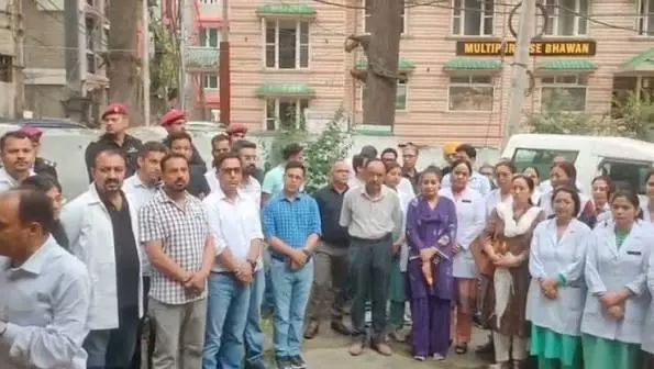 Dharamshala: सुरक्षा बढ़ाने के लिए पुहाड़ा-चंबी पुलों पर मेटल फेंसिंग का फैसला Dharamshala: सुरक्षा बढ़ाने के लिए पुहाड़ा-चंबी पुलों पर मेटल फेंसिंग का फैसला