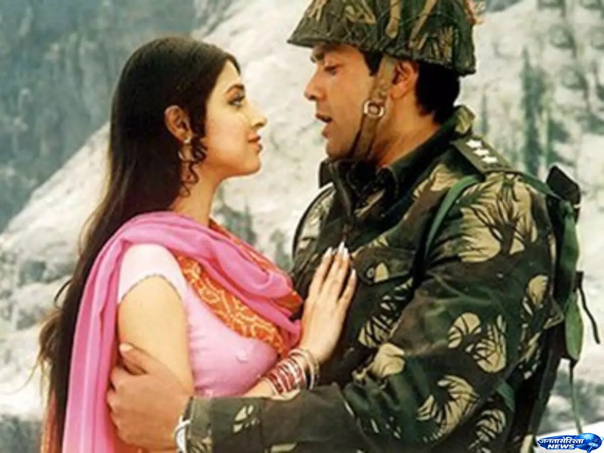 Bollywoods का अनोखा रिकॉर्ड, सबसे लंबा देशभक्ति सॉन्ग आया सामने Bollywoods का अनोखा रिकॉर्ड, सबसे लंबा देशभक्ति सॉन्ग आया सामने