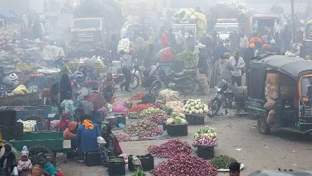 बारिश की कमी की चिंताओं के बीच FY27 में फ़ूड इन्फ़्लेशन औसतन 6% रहने का अनुमान बारिश की कमी की चिंताओं के बीच FY27 में फ़ूड इन्फ़्लेशन औसतन 6% रहने का अनुमान