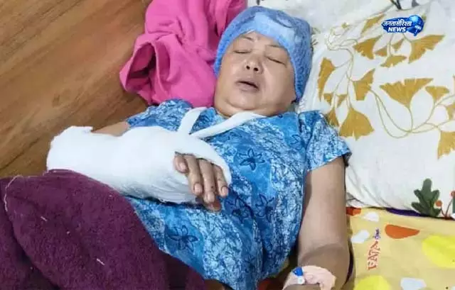 आदमखोर तेंदुए से लड़ी 60 वर्षीय महिला आदमखोर तेंदुए से लड़ी 60 वर्षीय महिला