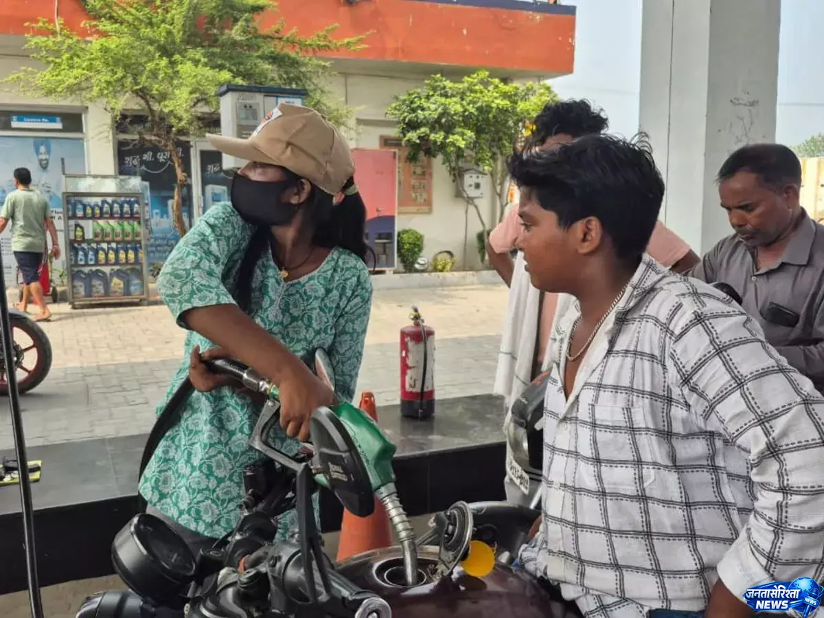 Crude oil सस्ता होने पर भी भारत में क्यों नहीं मिलती तुरंत राहत? Crude oil सस्ता होने पर भी भारत में क्यों नहीं मिलती तुरंत राहत?