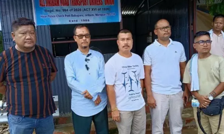 Manipur: ड्राइवर यूनियन ने NH-37 को तुरंत बहाल करने की मांग की Manipur: ड्राइवर यूनियन ने NH-37 को तुरंत बहाल करने की मांग की
