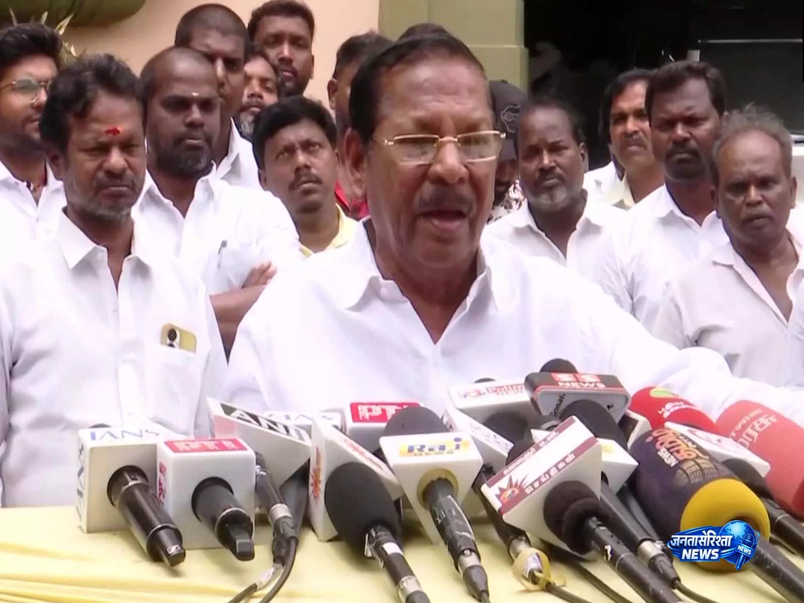 DMK का Aadhav Arjuna के खिलाफ अलग केस दाखिल करने का ऐलान DMK का Aadhav Arjuna के खिलाफ अलग केस दाखिल करने का ऐलान