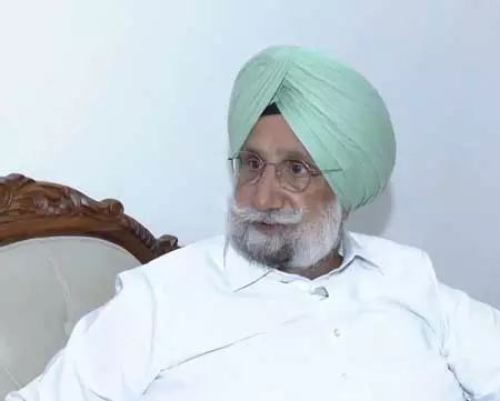 गृह मंत्री से मुलाकात को लेकर कांग्रेस सांसद सुखजिंदर रंधावा की सफाई, बोले- इसे राजनीतिक रंग देना गलत गृह मंत्री से मुलाकात को लेकर कांग्रेस सांसद सुखजिंदर रंधावा की सफाई, बोले- इसे राजनीतिक रंग देना गलत