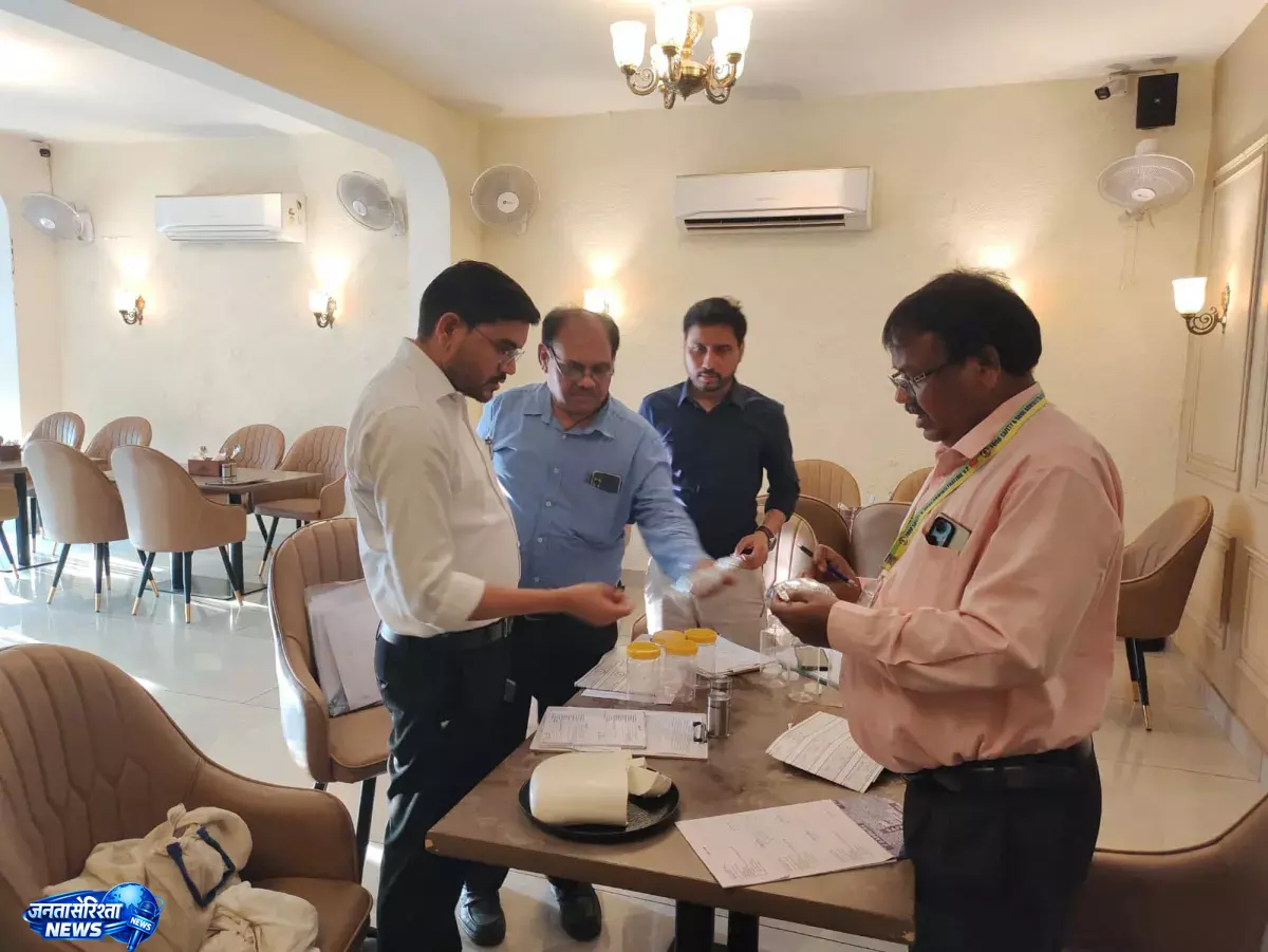 Saharanpur, में मिलावट के खिलाफ बड़ी कार्रवाई, खाद्य विभाग ने लिए सैंपल Saharanpur, में मिलावट के खिलाफ बड़ी कार्रवाई, खाद्य विभाग ने लिए सैंपल