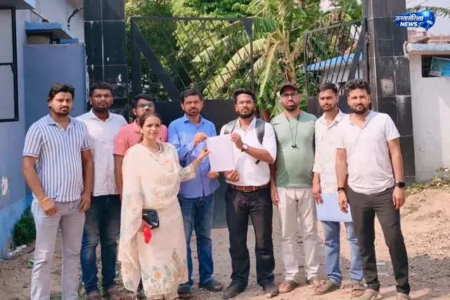 BSSC परीक्षा डेट पर बवाल, छात्रों ने दी आंदोलन की धमकी BSSC परीक्षा डेट पर बवाल, छात्रों ने दी आंदोलन की धमकी