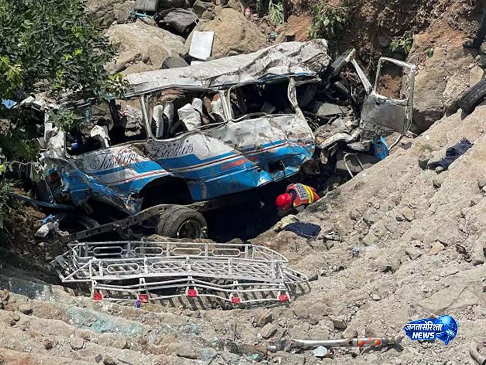 पाकिस्तान के Balochistan में यात्री बस खाई में गिरी, 40 लोगों की मौत और 8 घायल पाकिस्तान के Balochistan में यात्री बस खाई में गिरी, 40 लोगों की मौत और 8 घायल