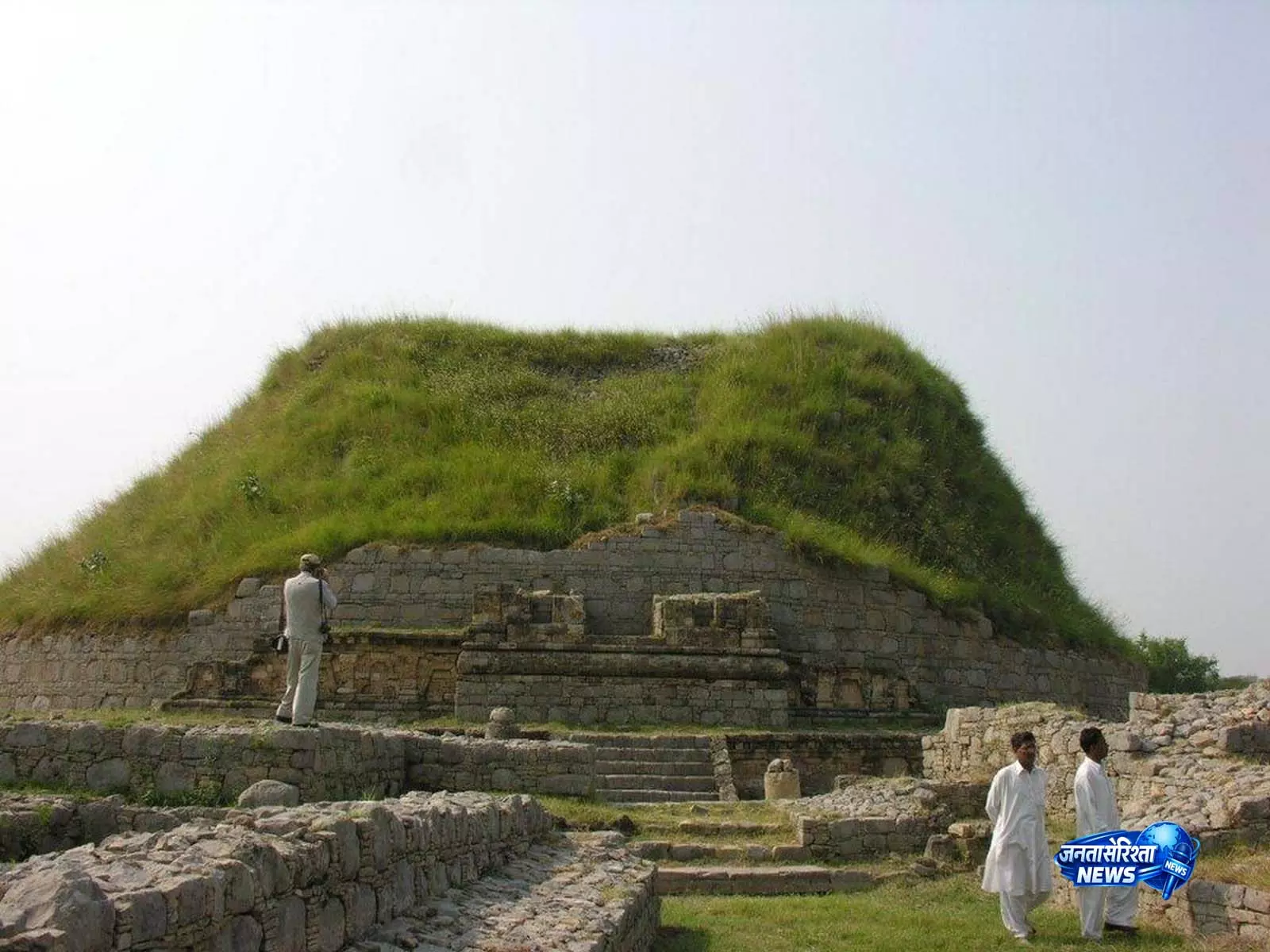 UNESCO ने वैदिक-युगीन तक्षशिला में सीमेंट से की गई खराब मरम्मत को लेकर पाकिस्तान को दी चेतावनी UNESCO ने वैदिक-युगीन तक्षशिला में सीमेंट से की गई खराब मरम्मत को लेकर पाकिस्तान को दी चेतावनी