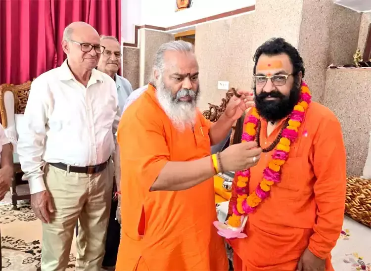 Haridwar: अखाड़ा परिषद के अध्यक्ष बने श्रीमहंत रविन्द्र पुरी महाराज का जोरदार अभिनंदन Haridwar: अखाड़ा परिषद के अध्यक्ष बने श्रीमहंत रविन्द्र पुरी महाराज का जोरदार अभिनंदन