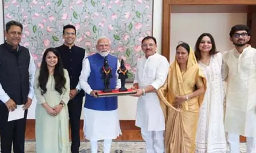 शिवसेना नेता संजय देशमुख ने प्रधानमंत्री मोदी से की मुलाकात, बताया- विशेष आनंद का अनुभव शिवसेना नेता संजय देशमुख ने प्रधानमंत्री मोदी से की मुलाकात, बताया- विशेष आनंद का अनुभव