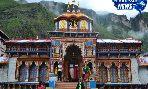 बद्रीनाथ मंदिर में दान चोरी के दावे से हड़कंप, जांच शुरू बद्रीनाथ मंदिर में दान चोरी के दावे से हड़कंप, जांच शुरू