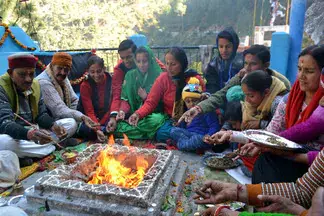 Pauri Garhwal: जटेश्वर महादेव मंदिर में धार्मिक उल्लास के साथ मनाया गया प्राण-प्रतिष्ठा महोत्सव Pauri Garhwal: जटेश्वर महादेव मंदिर में धार्मिक उल्लास के साथ मनाया गया प्राण-प्रतिष्ठा महोत्सव