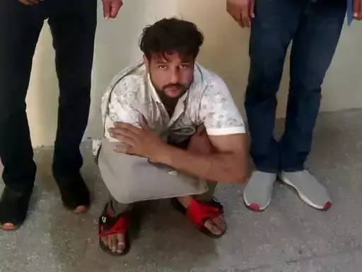 Palwal: इनामी बदमाश गिरफ्तार, एसटीएफ ने बरामद की हेरोइन और विदेशी पिस्टल Palwal: इनामी बदमाश गिरफ्तार, एसटीएफ ने बरामद की हेरोइन और विदेशी पिस्टल