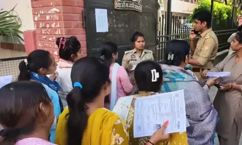 यूपी टीईटी 2026 का अंतिम दिन, कड़ी सुरक्षा के बीच परीक्षा जारी यूपी टीईटी 2026 का अंतिम दिन, कड़ी सुरक्षा के बीच परीक्षा जारी