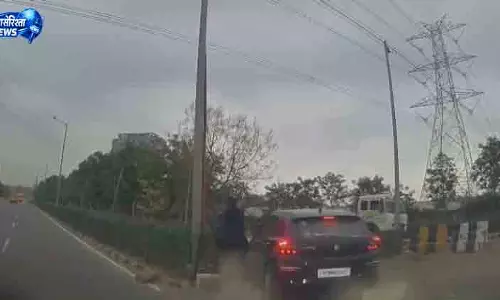 Gurugram हादसा: तेज रफ्तार बलेनो से दो घायल Gurugram हादसा: तेज रफ्तार बलेनो से दो घायल