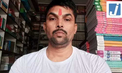 मंदिर में पूजा करने गए व्यवसायी की गोली मारकर हत्या, आपसी रंजिश के एंगल से जांच में जुटी पुलिस मंदिर में पूजा करने गए व्यवसायी की गोली मारकर हत्या, आपसी रंजिश के एंगल से जांच में जुटी पुलिस