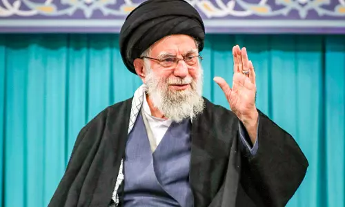 Iran: दिवंगत सुप्रीम लीडर के श्रद्धांजलि सभा में पहुंचे कई देशों के दिग्गज Iran: दिवंगत सुप्रीम लीडर के श्रद्धांजलि सभा में पहुंचे कई देशों के दिग्गज
