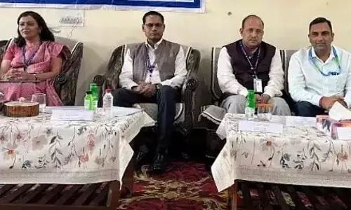 Jammu: वित्तीय साक्षरता शिविर में लोगों को बैंकिंग सुविधाओं की दी जानकारी Jammu: वित्तीय साक्षरता शिविर में लोगों को बैंकिंग सुविधाओं की दी जानकारी