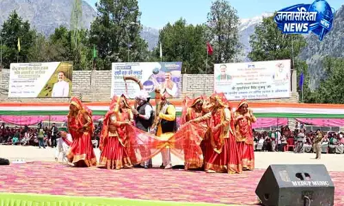Kangra में झमाकड़ा: खुशी और एकजुटता का प्रतीक Kangra में झमाकड़ा: खुशी और एकजुटता का प्रतीक