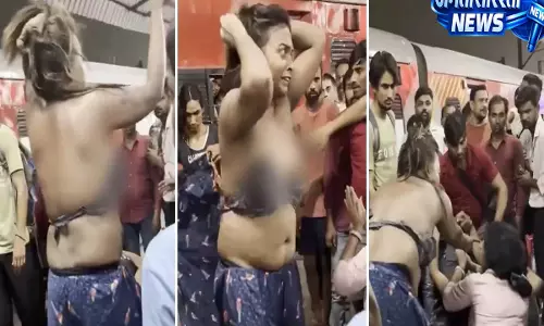 ट्रेन की सीट को लेकर विवाद ने लिया हिंसक रूप, पुरानी दिल्ली स्टेशन का वीडियो वायरल ट्रेन की सीट को लेकर विवाद ने लिया हिंसक रूप, पुरानी दिल्ली स्टेशन का वीडियो वायरल
