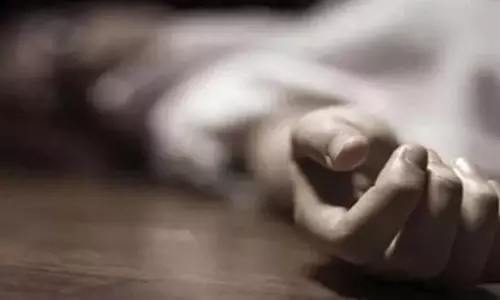 इन्वर्टर का प्लग लगाते समय करंट लगने से युवक की मौत, परिवार में मचा कोहराम इन्वर्टर का प्लग लगाते समय करंट लगने से युवक की मौत, परिवार में मचा कोहराम