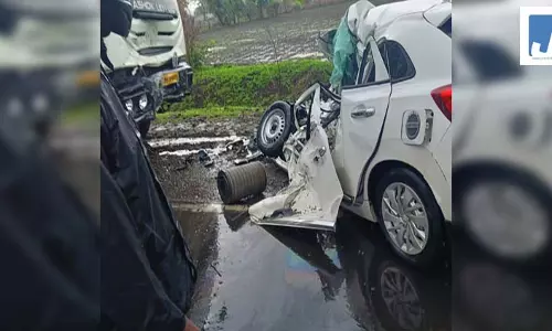 वाहन और कार की आमने-सामने भिड़ंत, दो लोगों की घटनास्थल पर मौत वाहन और कार की आमने-सामने भिड़ंत, दो लोगों की घटनास्थल पर मौत