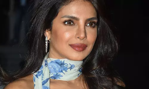 Priyanka Chopra ने अमेरिका में मनाया स्वतंत्रता दिवस, तस्वीरें वायरल Priyanka Chopra ने अमेरिका में मनाया स्वतंत्रता दिवस, तस्वीरें वायरल
