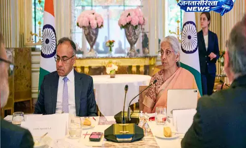 पश्चिम एशिया संकट: सीतारमण ने बताया भारत ने कैसे संभाला आर्थिक नुकसान