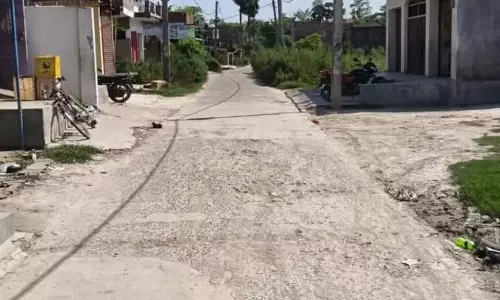 शिक्षा और कारोबार का नया केंद्र बनी यह गली शिक्षा और कारोबार का नया केंद्र बनी यह गली