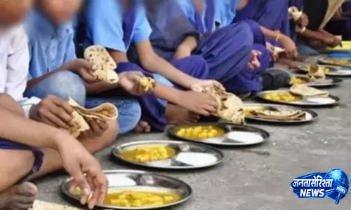 Kerala : महंगाई और गैस संकट से मिड-डे मील योजना पर असर Kerala : महंगाई और गैस संकट से मिड-डे मील योजना पर असर