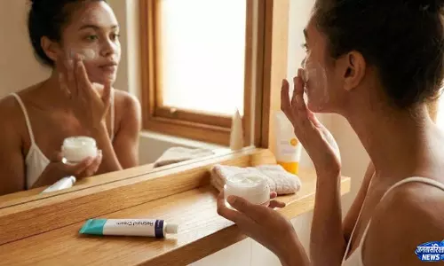 एक्सपर्ट टिप्स: Retinol यूज करने का सही तरीका एक्सपर्ट टिप्स: Retinol यूज करने का सही तरीका