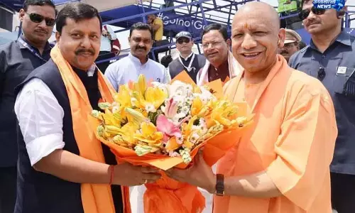 लखनऊ की सड़कों पर भाजपा का बड़ा शक्ति प्रदर्शन लखनऊ की सड़कों पर भाजपा का बड़ा शक्ति प्रदर्शन
