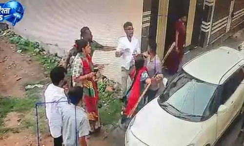 रास्ता रोककर मारपीट, दांत टूटने और धमकी देने का आरोप, पुलिस से कार्रवाई की मांग