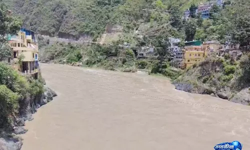चमोली-रुद्रप्रयाग में Alaknanda और मंदाकिनी उफान पर, प्रशासन ने जारी किया अलर्ट