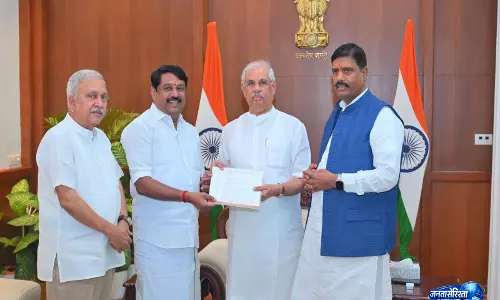 तमिलनाडु BJP अध्यक्ष ने राज्यपाल को सौंपा ज्ञापन, कैबिनेट प्रोटोकॉल उल्लंघन का आरोप