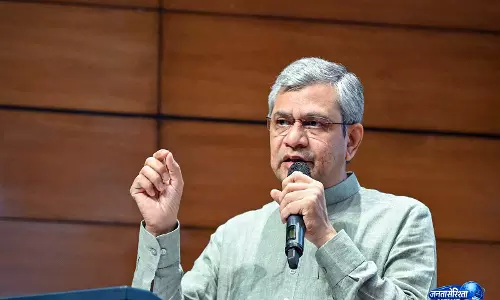 Mumbai-अहमदाबाद बुलेट ट्रेन प्रोजेक्ट 80% पूरा, 2027 में पहले सेक्शन के खुलने की संभावना Mumbai-अहमदाबाद बुलेट ट्रेन प्रोजेक्ट 80% पूरा, 2027 में पहले सेक्शन के खुलने की संभावना