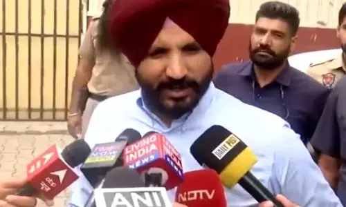 Punjab के लिए मिलकर लड़ेंगे: राजा वडिंग ने चरणजीत चन्नी के साथ मतभेद की बात को खारिज किया Punjab के लिए मिलकर लड़ेंगे: राजा वडिंग ने चरणजीत चन्नी के साथ मतभेद की बात को खारिज किया