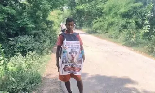 पैदल यात्रा कर युवक ने दी भावभीनी भरत को श्रद्धांजलि पैदल यात्रा कर युवक ने दी भावभीनी भरत को श्रद्धांजलि