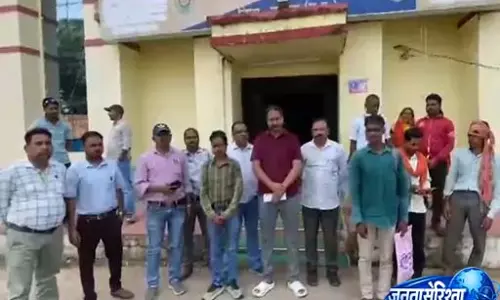 जमीन नापजोख के दौरान पटवारी पर हमला, सरकारी दस्तावेज छीनने का आरोप