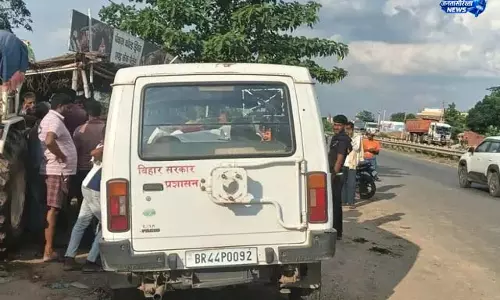 बक्सर सड़क हादसे में दो लोग घायल बक्सर सड़क हादसे में दो लोग घायल