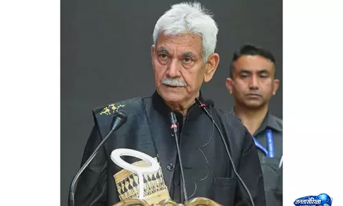 Jammu & Kashmir: स्कूली किताबों में अलगाववादी सामग्री पर 8 शिक्षा अधिकारी निलंबित, जांच के आदेश Jammu & Kashmir: स्कूली किताबों में अलगाववादी सामग्री पर 8 शिक्षा अधिकारी निलंबित, जांच के आदेश