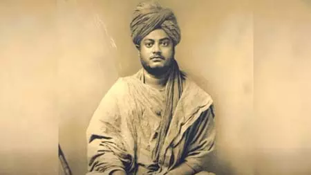 अमित शाह ने स्वामी विवेकानंद को दी श्रद्धांजलि, बोले- उनके रास्ते पर चलकर पीएम मोदी कर रहे देश का नेतृत्व अमित शाह ने स्वामी विवेकानंद को दी श्रद्धांजलि, बोले- उनके रास्ते पर चलकर पीएम मोदी कर रहे देश का नेतृत्व