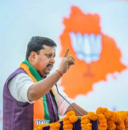 6-7 जुलाई को जम्मू-कश्मीर दौरे पर रहेंगे भाजपा अध्यक्ष नितिन नवीन, संगठनात्मक बैठक में लेंगे हिस्सा 6-7 जुलाई को जम्मू-कश्मीर दौरे पर रहेंगे भाजपा अध्यक्ष नितिन नवीन, संगठनात्मक बैठक में लेंगे हिस्सा