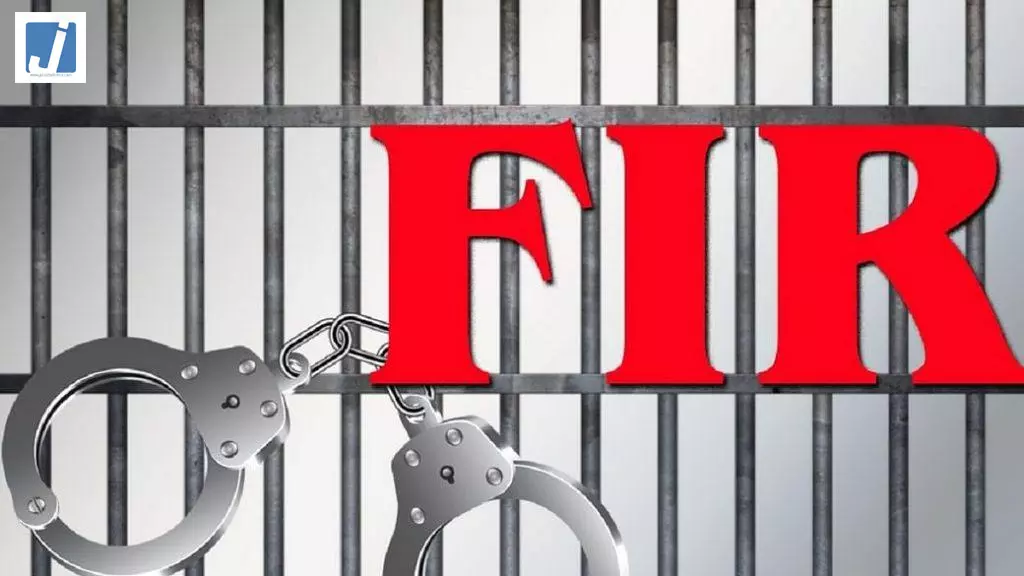 महिला डॉक्टर से छेड़छाड़ मामले में भाजपा नेता पर FIR दर्ज, गिरफ्तारी के लिए पुलिस की दबिश महिला डॉक्टर से छेड़छाड़ मामले में भाजपा नेता पर FIR दर्ज, गिरफ्तारी के लिए पुलिस की दबिश