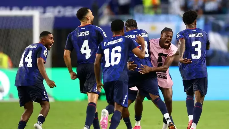 FIFA WC: केप वर्डे भले ही बाहर हुआ, पर फेयरीटेल सफर से जीता सबका दिल FIFA WC: केप वर्डे भले ही बाहर हुआ, पर फेयरीटेल सफर से जीता सबका दिल