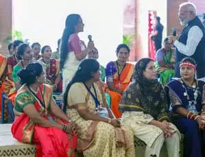 लखपति दीदी अभियान को मिली डिजिटल ताकत, लोकओएस प्लेटफॉर्म से करोड़ों ग्रामीण महिलाओं को मिल रहा लाभ लखपति दीदी अभियान को मिली डिजिटल ताकत, लोकओएस प्लेटफॉर्म से करोड़ों ग्रामीण महिलाओं को मिल रहा लाभ