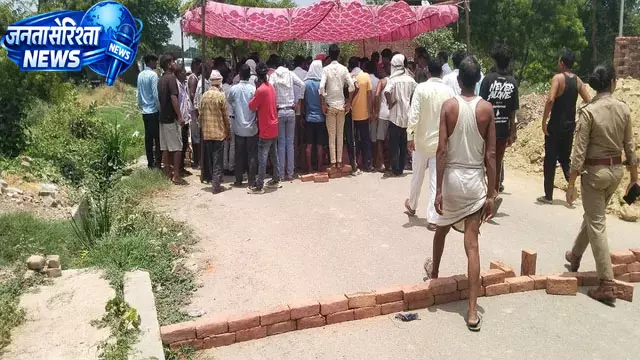 Prayagraj : गंगापार में तेज रफ्तार ट्रक ने बच्ची को रौंदा, मौके पर मौत