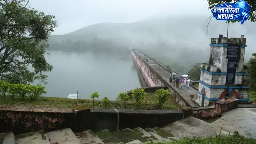 Kerala : पंबला डैम से पानी छोड़ा गया, जलस्तर 251.70 मीटर पहुंचा Kerala : पंबला डैम से पानी छोड़ा गया, जलस्तर 251.70 मीटर पहुंचा
